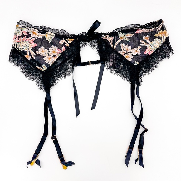 Victoria's Secret Black Lace Embroidered Floral Garter Belt - Picture 2 of 5